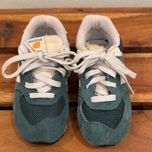 New Balance Kids Sneakers - Teal and Cream